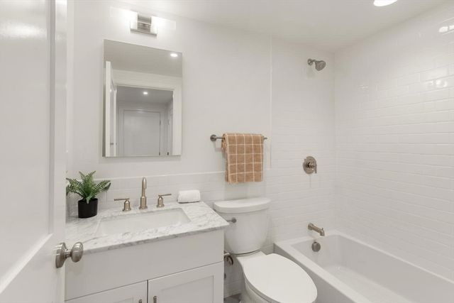 48 Mt Vernon St 1, Arlington, MA 02476