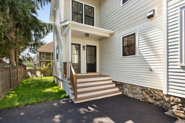 48 Mt Vernon St 1, Arlington, MA 02476