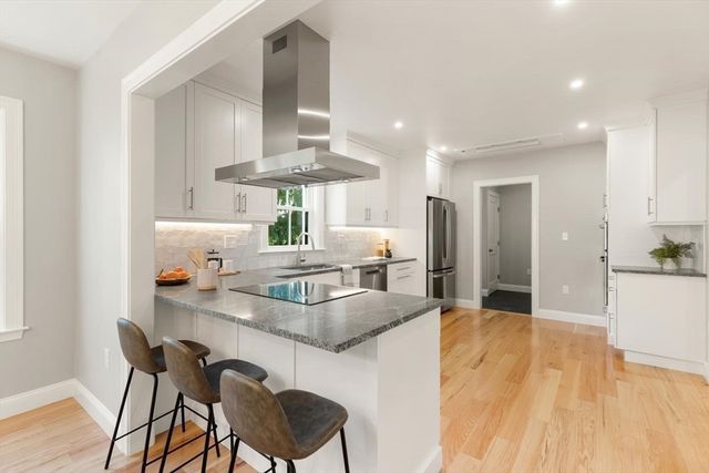 48 Mt Vernon St 1, Arlington, MA 02476