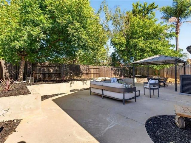 1528 Latherton Way, Folsom, CA 95630
