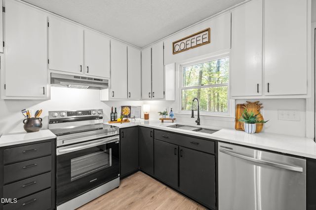 9909 Leslie Drive, Chapel Hill, NC 27516