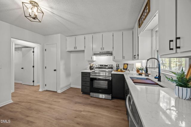 9909 Leslie Drive, Chapel Hill, NC 27516