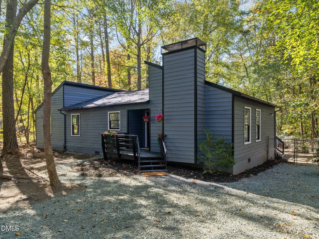 9909 Leslie Drive, Chapel Hill, NC 27516