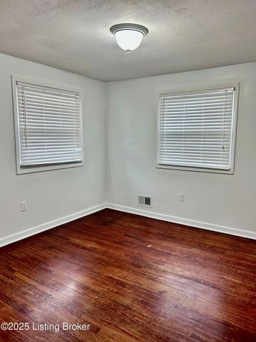 8106 Indigo Dr, Louisville, KY 40258