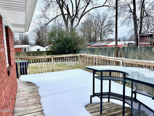 8106 Indigo Dr, Louisville, KY 40258