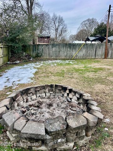 8106 Indigo Dr, Louisville, KY 40258