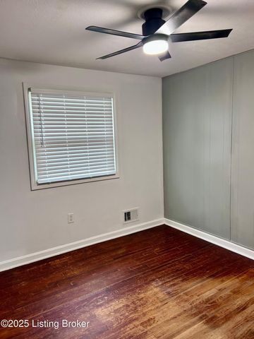 8106 Indigo Dr, Louisville, KY 40258