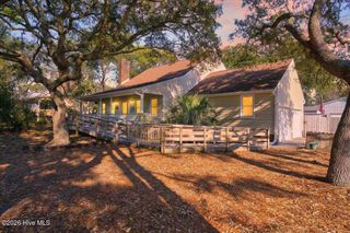 204 NE 36th Street, Oak Island, NC 28465