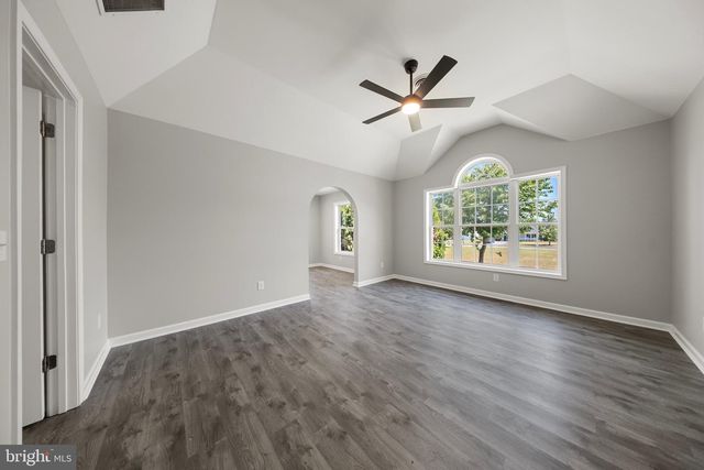 6194 OLD SHARPTOWN RD, Laurel, DE 19956