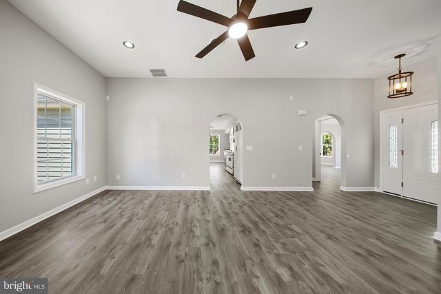 6194 OLD SHARPTOWN RD, Laurel, DE 19956