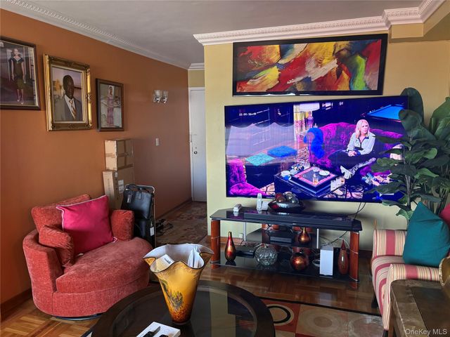 5 Fordham Hill Oval 16B, Bronx, NY 10468