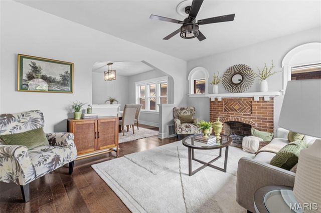 4709 Penrose Street, St Louis, MO 63115