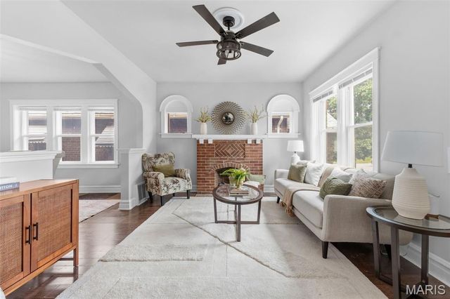 4709 Penrose Street, St Louis, MO 63115