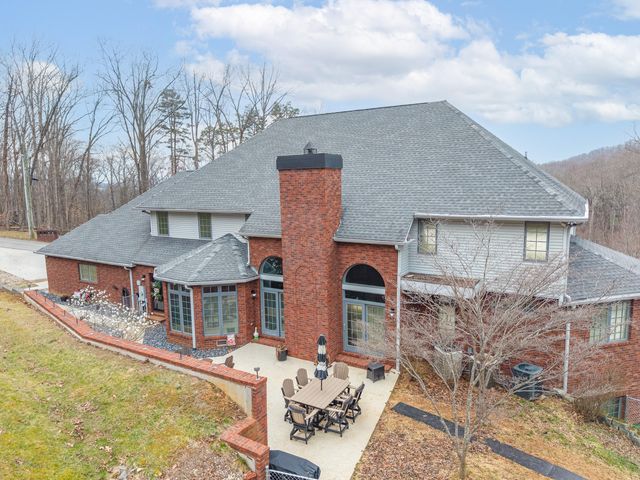 1357 Heather Hills Drive, Somerset, KY 42503