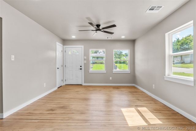 2139 W 46th Place, Tulsa, OK 74107
