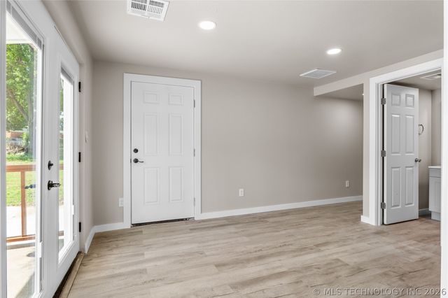 2139 W 46th Place, Tulsa, OK 74107