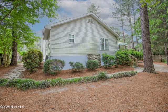 225 Adams Circle, Pinehurst, NC 28374