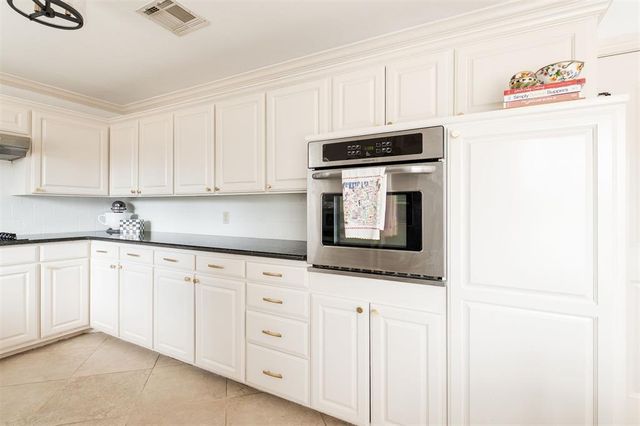 2728 Kerry Lane, Oklahoma City, OK 73120