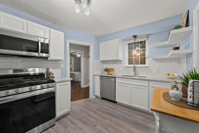 1826 Kenny Road, Columbus, OH 43212