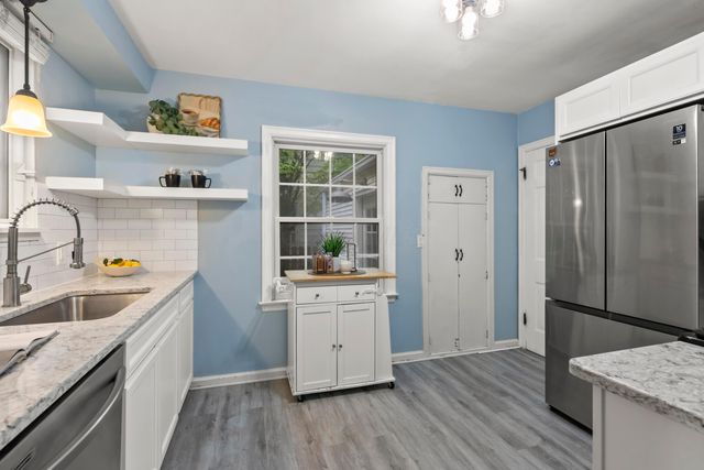 1826 Kenny Road, Columbus, OH 43212