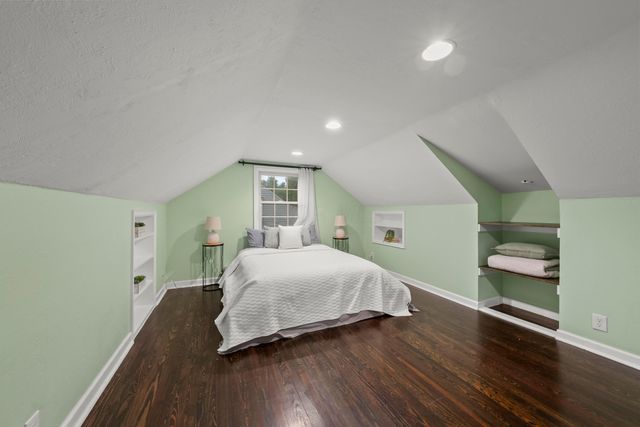 1826 Kenny Road, Columbus, OH 43212