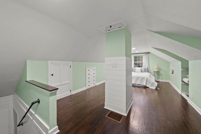 1826 Kenny Road, Columbus, OH 43212