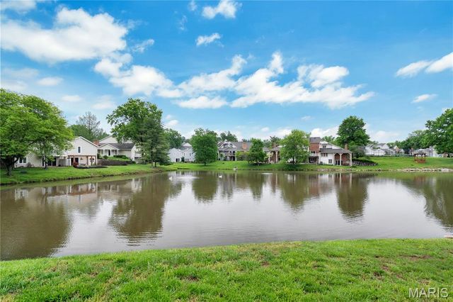 14932 Manor Lake Drive, Chesterfield, MO 63017
