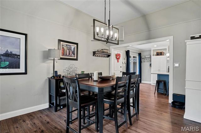 14932 Manor Lake Drive, Chesterfield, MO 63017