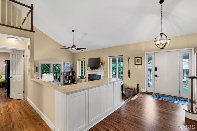 14932 Manor Lake Drive, Chesterfield, MO 63017