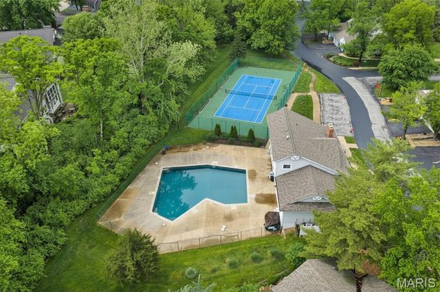 14932 Manor Lake Drive, Chesterfield, MO 63017