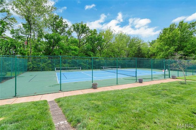 14932 Manor Lake Drive, Chesterfield, MO 63017