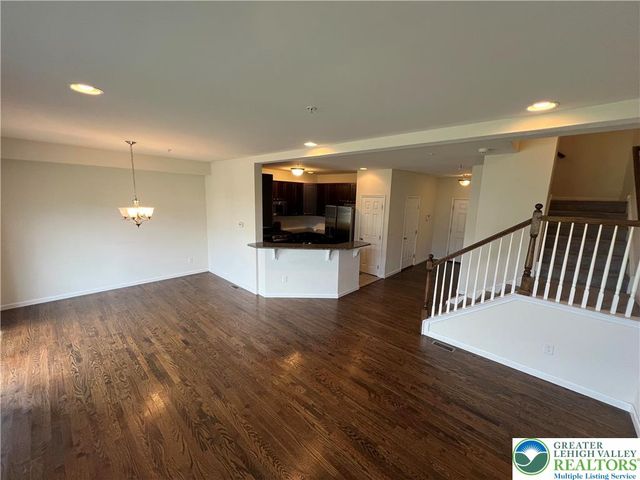 237 Snapdragon Way, Upper Macungie Twp, PA 18104