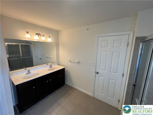 237 Snapdragon Way, Upper Macungie Twp, PA 18104