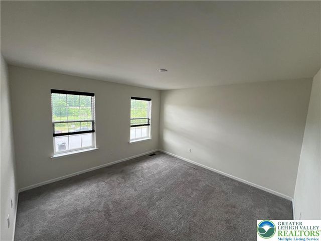 237 Snapdragon Way, Upper Macungie Twp, PA 18104