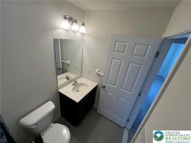 237 Snapdragon Way, Upper Macungie Twp, PA 18104