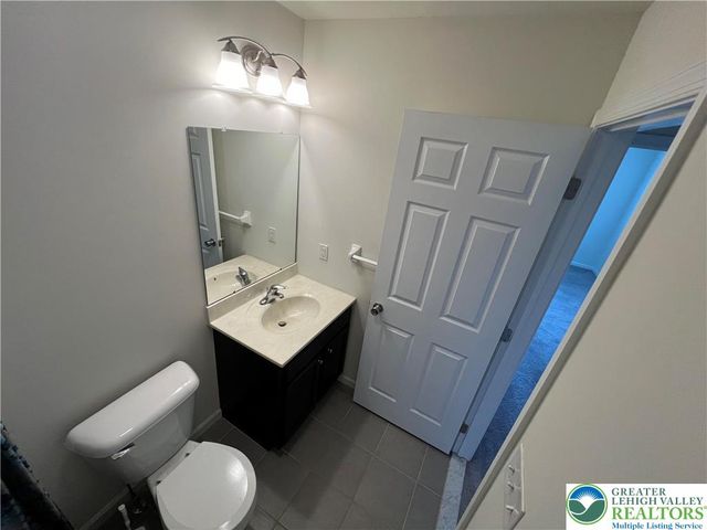237 Snapdragon Way, Upper Macungie Twp, PA 18104