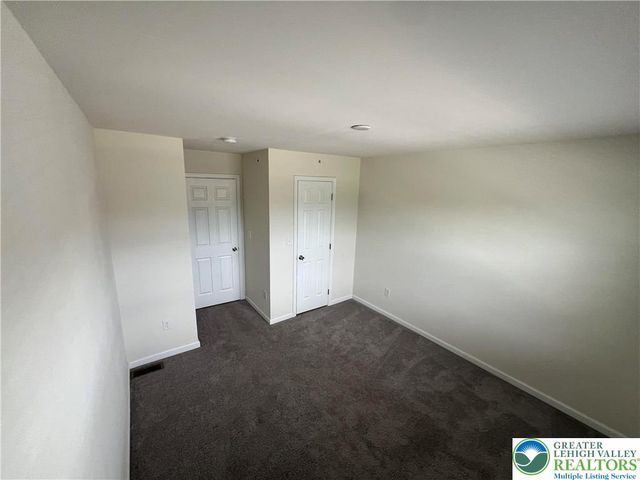 237 Snapdragon Way, Upper Macungie Twp, PA 18104