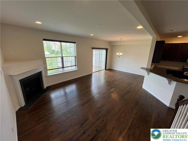 237 Snapdragon Way, Upper Macungie Twp, PA 18104