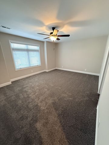214 W Fallow Ct, Clarksville, TN 37040