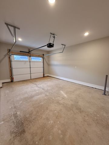 214 W Fallow Ct, Clarksville, TN 37040