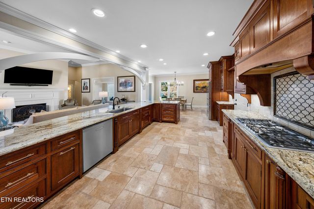 8829 Rosemont Blvd, Knoxville, TN 37923