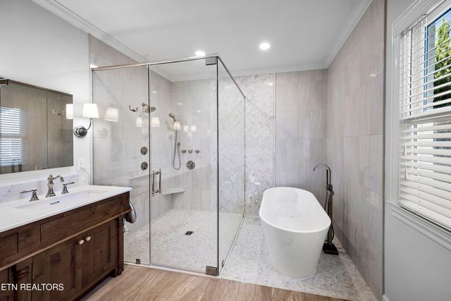 8829 Rosemont Blvd, Knoxville, TN 37923