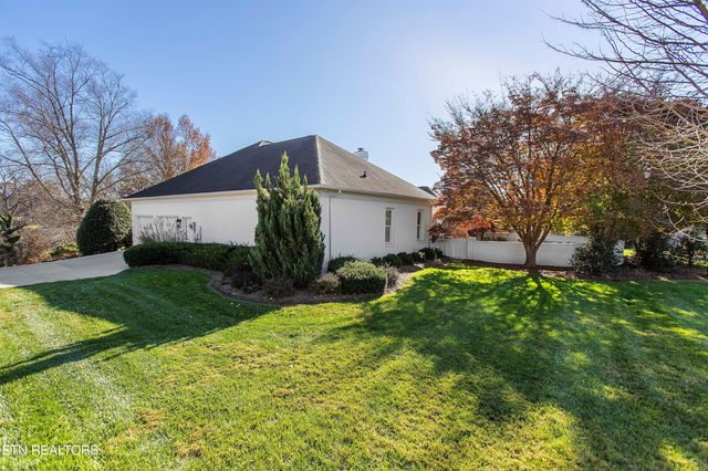 8829 Rosemont Blvd, Knoxville, TN 37923