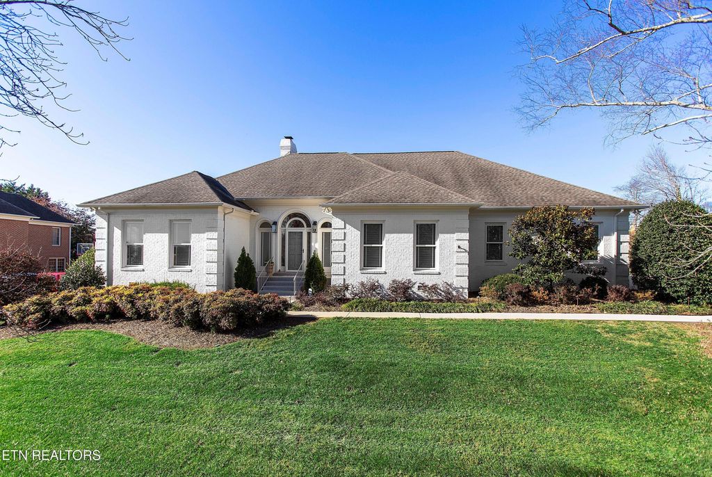 8829 Rosemont Blvd, Knoxville, TN 37923