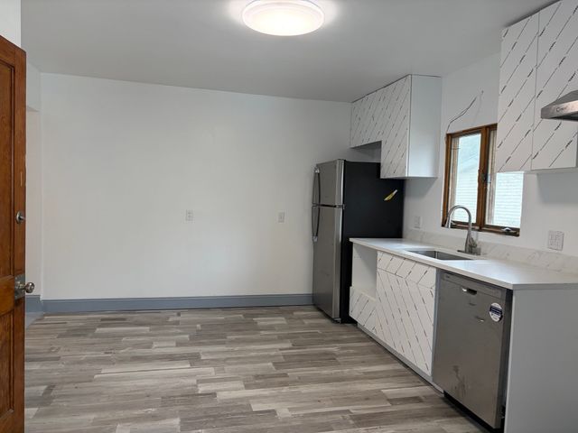 31 Glover Ave. 2, Quincy, MA 02171
