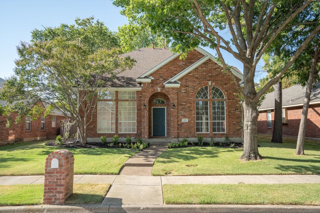1312 Wentworth Drive, Lewisville, TX 75067 — photo 2