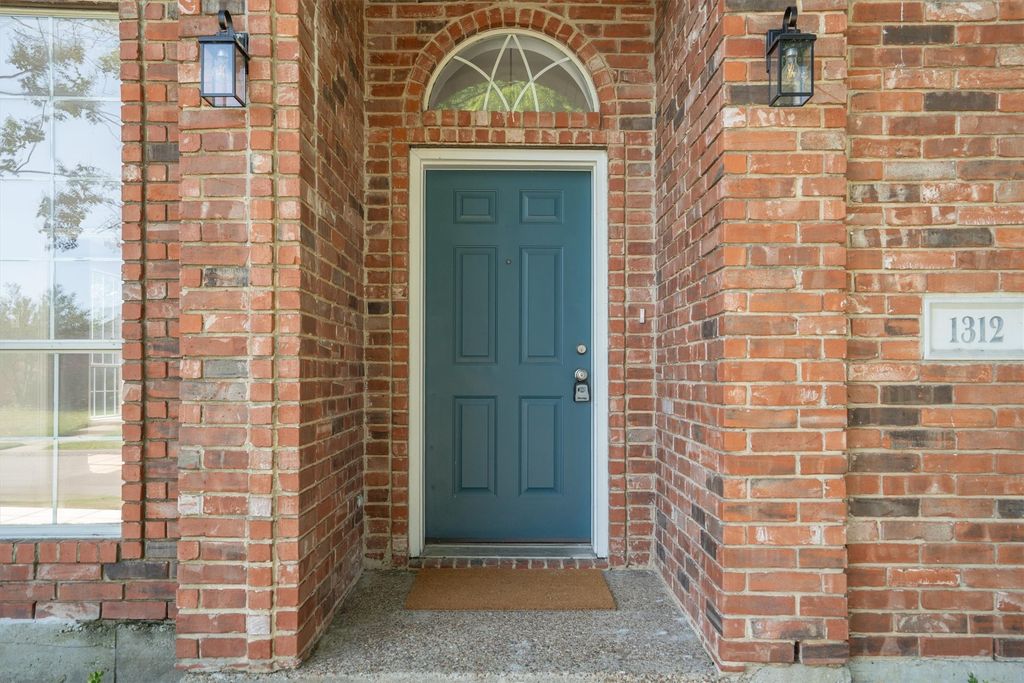 1312 Wentworth Drive, Lewisville, TX 75067 — photo 5