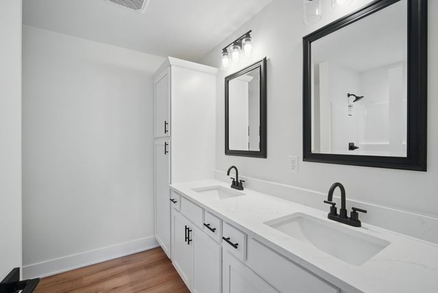 2527 Shaw Street, Des Moines, IA 50317