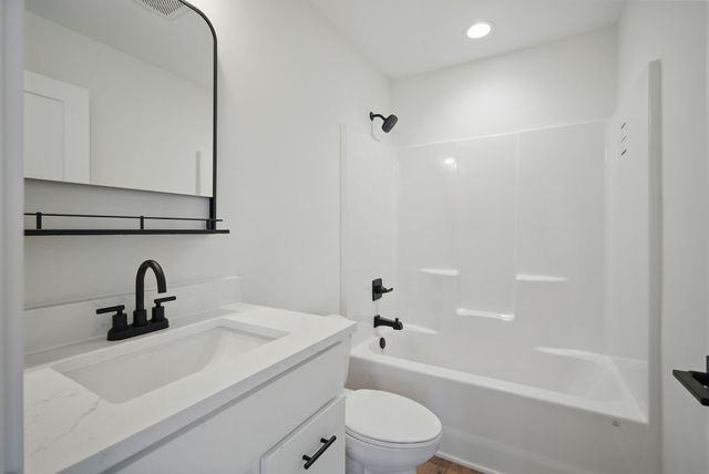 2527 Shaw Street, Des Moines, IA 50317