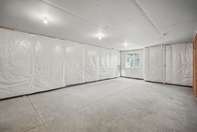 2527 Shaw Street, Des Moines, IA 50317